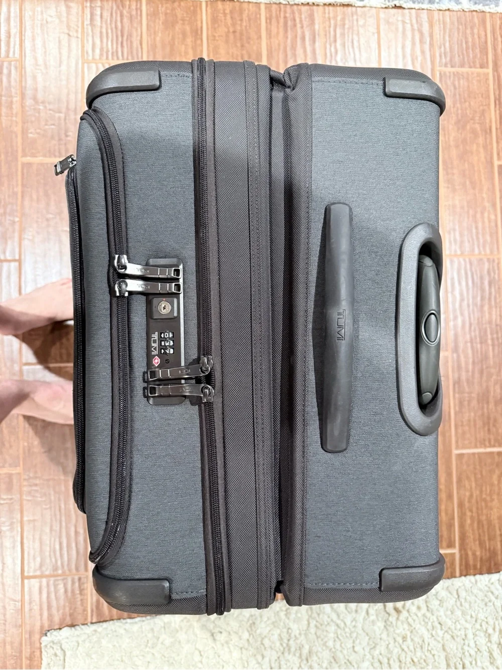 TUMI Alpha 3 Extended Trip Expandable Spinner | Anthracite | Discontinued Color